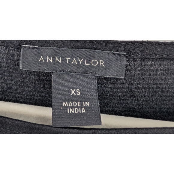 Ann Taylor Black Chiffon Crepe Pearl Button Cuff Mutton Sleeve Classic Blouse XS - Picture 4 of 8